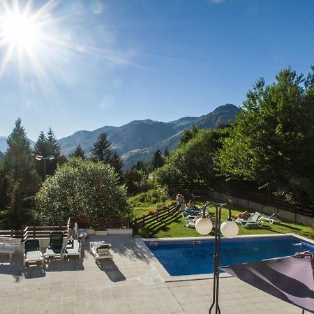 Apartamentos Multibaqueira Бакейра-Берет Екстериор снимка
