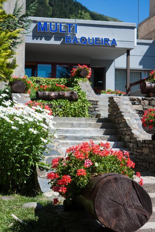 Apartamentos Multibaqueira Бакейра-Берет Екстериор снимка